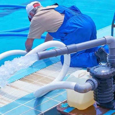 Swimming-Pool-Cleaning